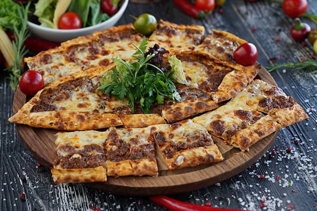 KIYMALI KAŞARLI PİDE