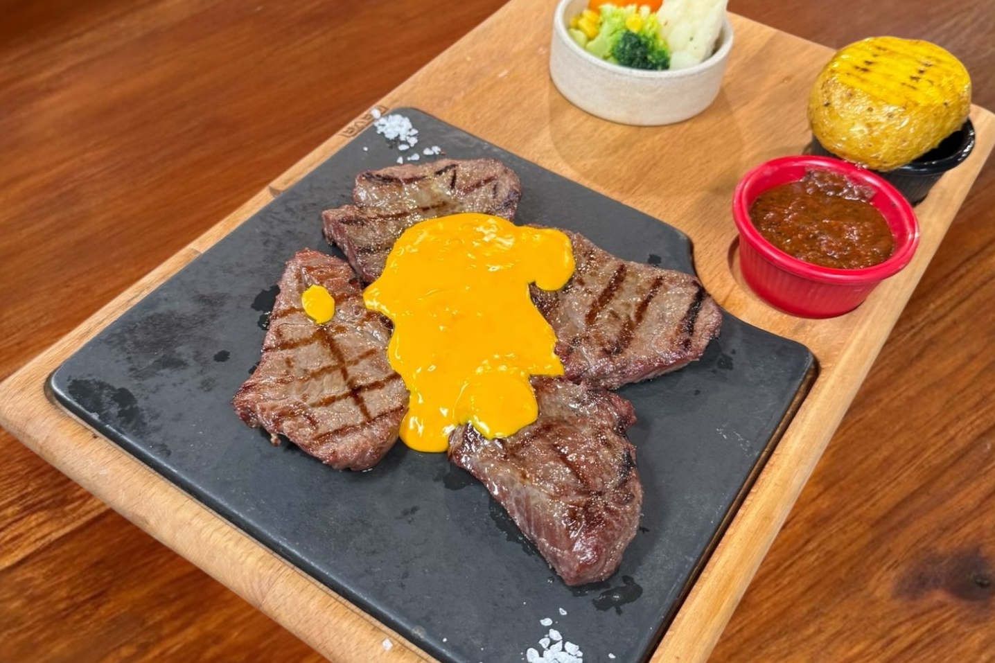 CHEDDAR SOSLU ANTRİKOT